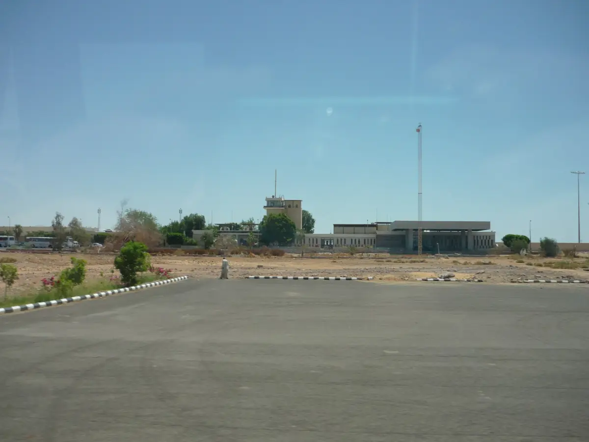 Das kleine Terminal des Flughafens Abu Simbel